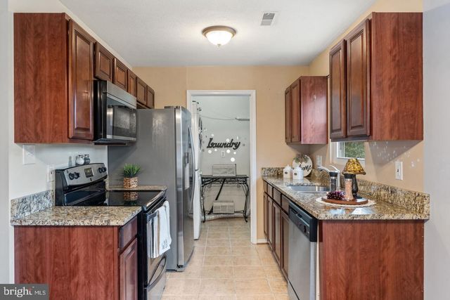 904 LAKEVIEW PKWY, Locust Grove, VA 22508