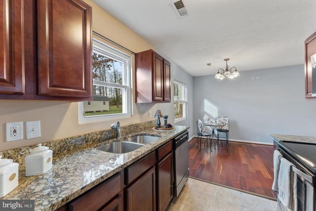 904 LAKEVIEW PKWY, Locust Grove, VA 22508