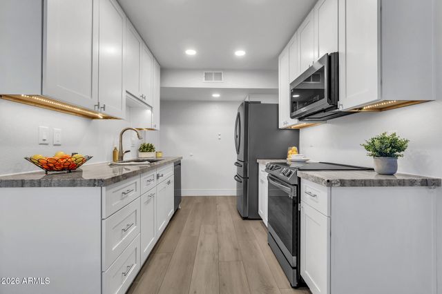 5625 S ADMIRALTY Court C, Tempe, AZ 85283