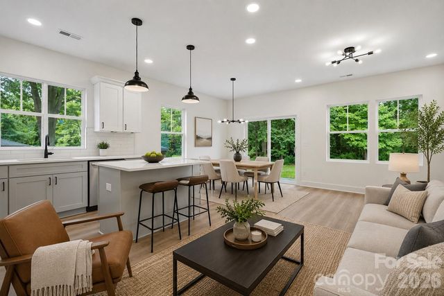 206 W Todd Lane A & B, Charlotte, NC 28208