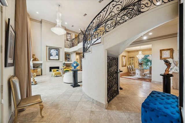 24 E Shady Lane, Houston, TX 77063