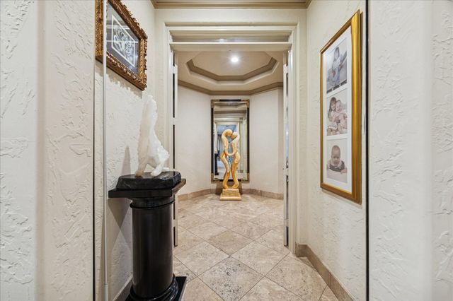 24 E Shady Lane, Houston, TX 77063