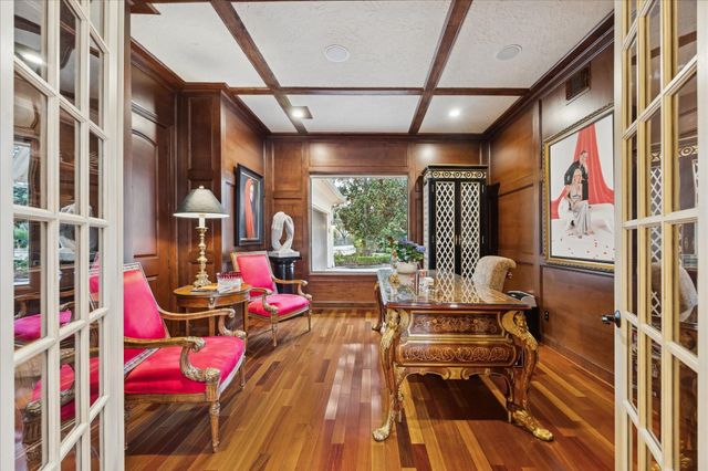 24 E Shady Lane, Houston, TX 77063