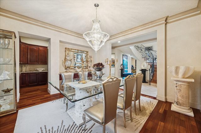 24 E Shady Lane, Houston, TX 77063