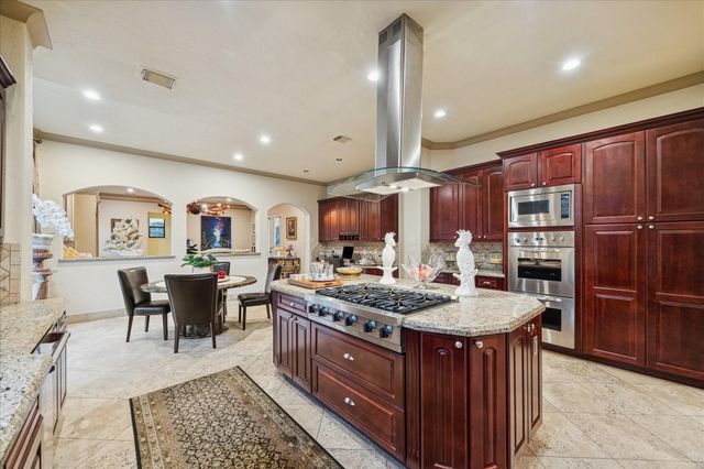 24 E Shady Lane, Houston, TX 77063