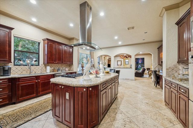 24 E Shady Lane, Houston, TX 77063