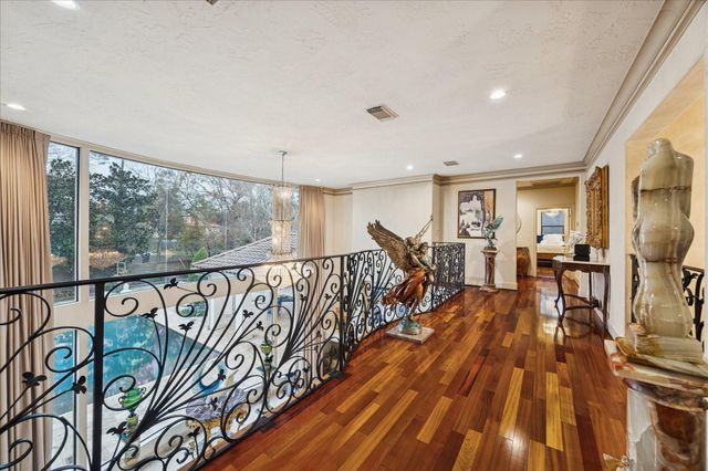 24 E Shady Lane, Houston, TX 77063