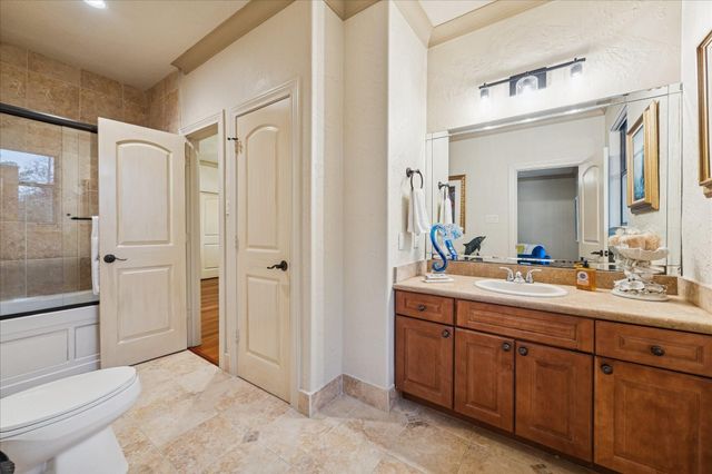 24 E Shady Lane, Houston, TX 77063