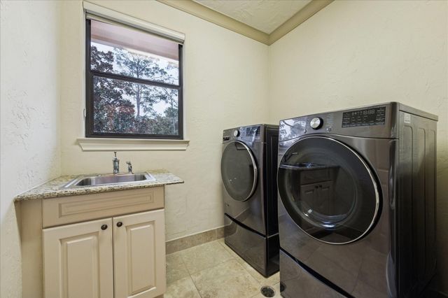 24 E Shady Lane, Houston, TX 77063