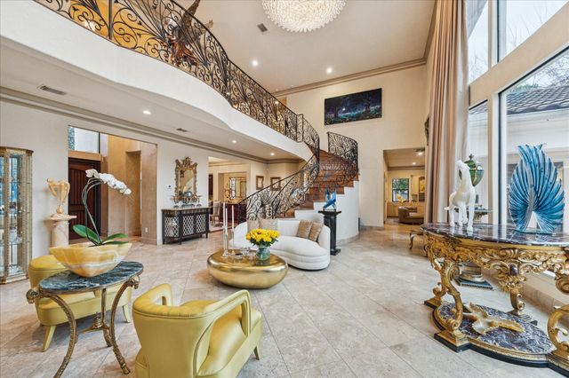 24 E Shady Lane, Houston, TX 77063