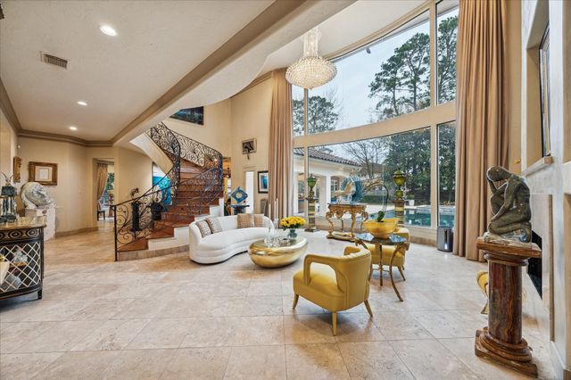 24 E Shady Lane, Houston, TX 77063