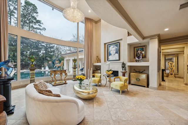 24 E Shady Lane, Houston, TX 77063