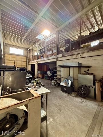 14277 Meyers Road, Detroit, MI 48227