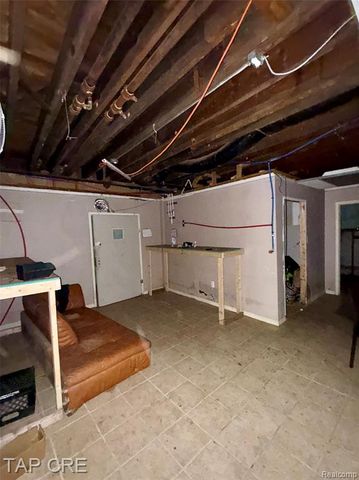 14277 Meyers Road, Detroit, MI 48227