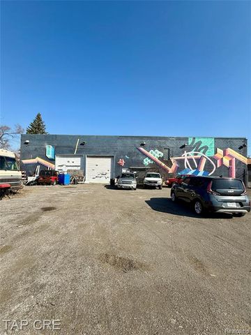 14277 Meyers Road, Detroit, MI 48227