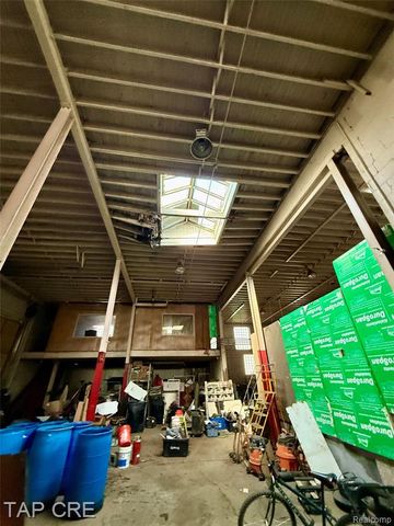 14277 Meyers Road, Detroit, MI 48227