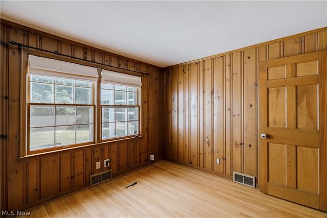21249 Colby Road, Shaker Heights, OH 44122