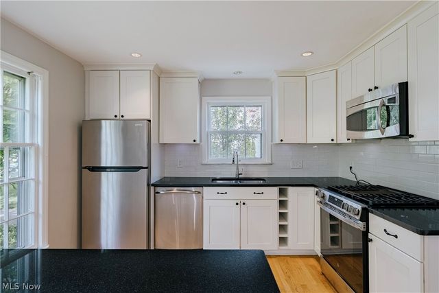 21249 Colby Road, Shaker Heights, OH 44122