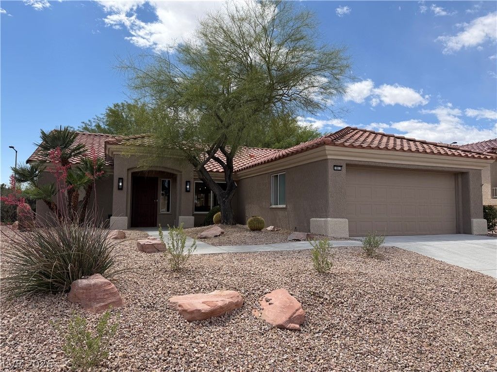 10013 Cresent Creek Drive, Las Vegas, NV 89134