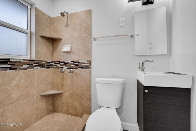 4702 E MCKINLEY Street, Phoenix, AZ 85008