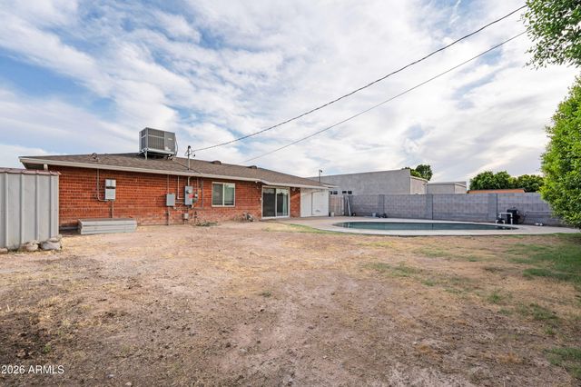 4702 E MCKINLEY Street, Phoenix, AZ 85008