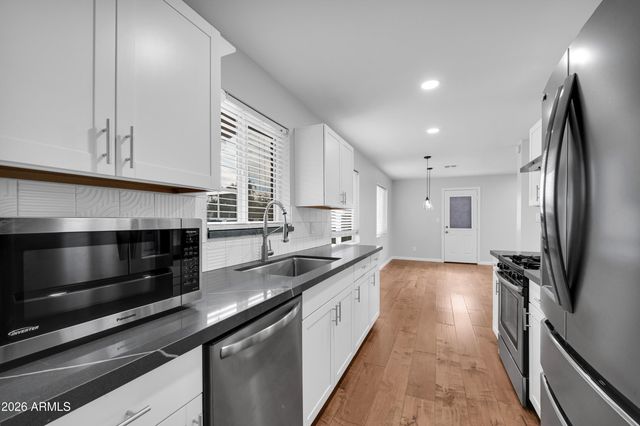4702 E MCKINLEY Street, Phoenix, AZ 85008
