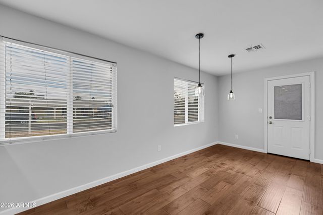 4702 E MCKINLEY Street, Phoenix, AZ 85008