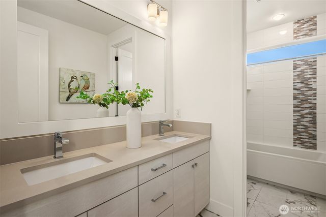 17691 NE 118th Court, Redmond, WA 98052