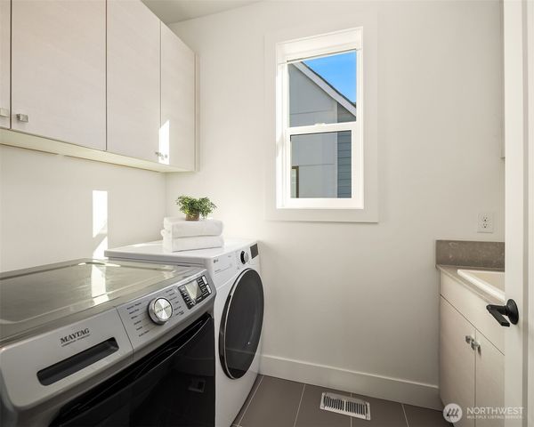17691 NE 118th Court, Redmond, WA 98052