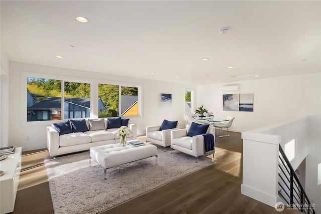 17691 NE 118th Court, Redmond, WA 98052
