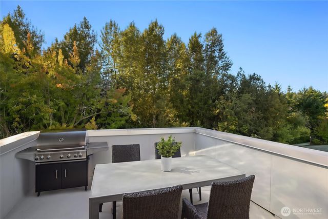 17691 NE 118th Court, Redmond, WA 98052