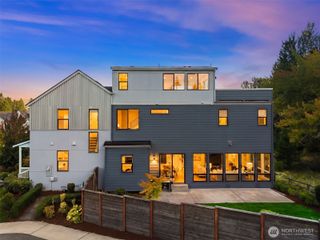 17691 NE 118th Court, Redmond, WA 98052