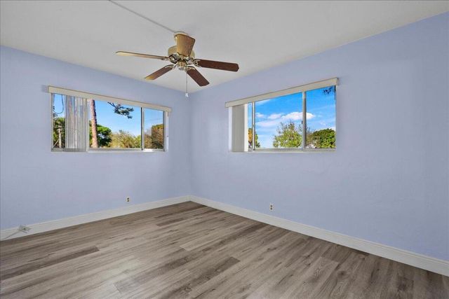 2004 Lake Osborne Drive 1, Lake Worth Beach, FL 33461