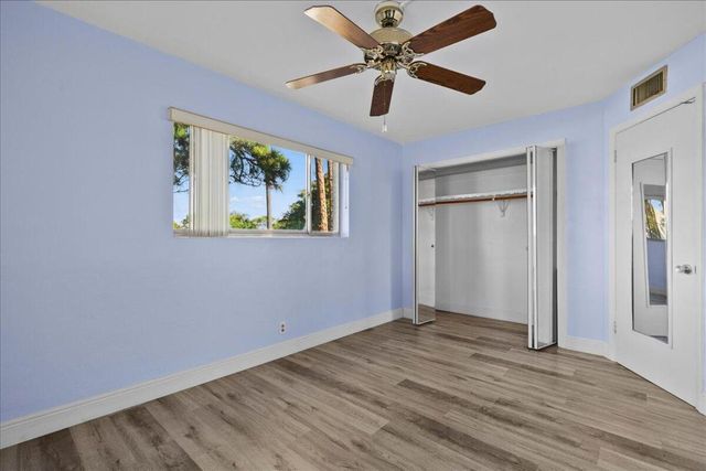 2004 Lake Osborne Drive 1, Lake Worth Beach, FL 33461