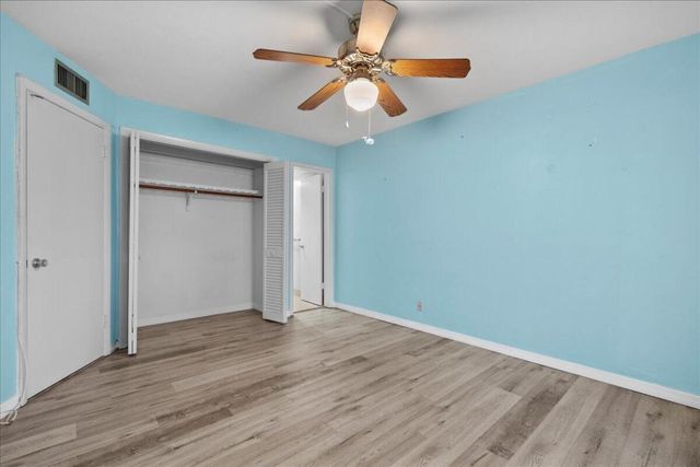 2004 Lake Osborne Drive 1, Lake Worth Beach, FL 33461