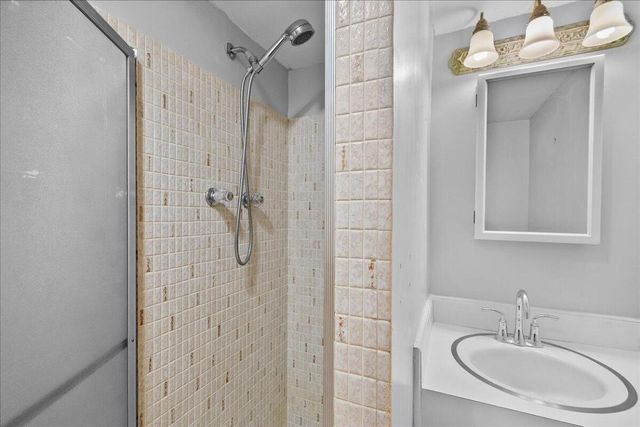 2004 Lake Osborne Drive 1, Lake Worth Beach, FL 33461