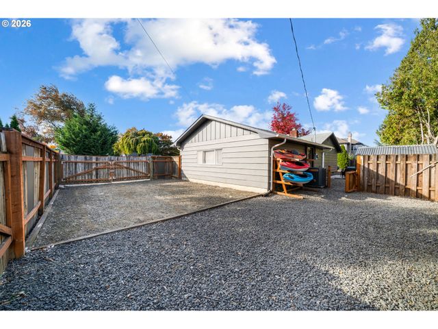 3513 ELWING Ave, Eugene, OR 97401