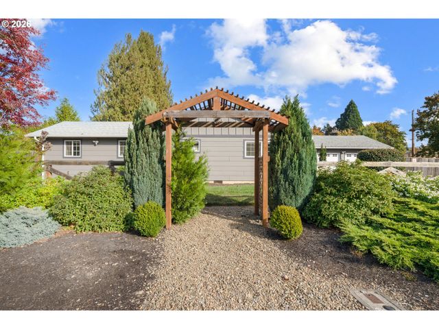 3513 ELWING Ave, Eugene, OR 97401