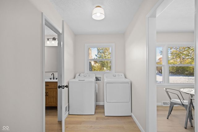 5329 Hedgerow Drive, Indianapolis, IN 46226