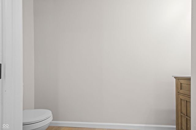 5329 Hedgerow Drive, Indianapolis, IN 46226