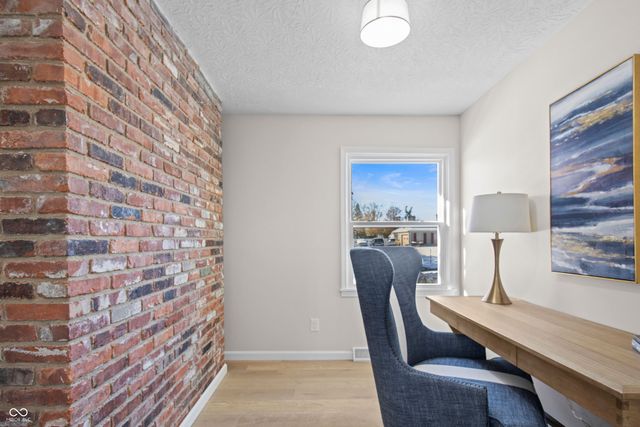 5329 Hedgerow Drive, Indianapolis, IN 46226