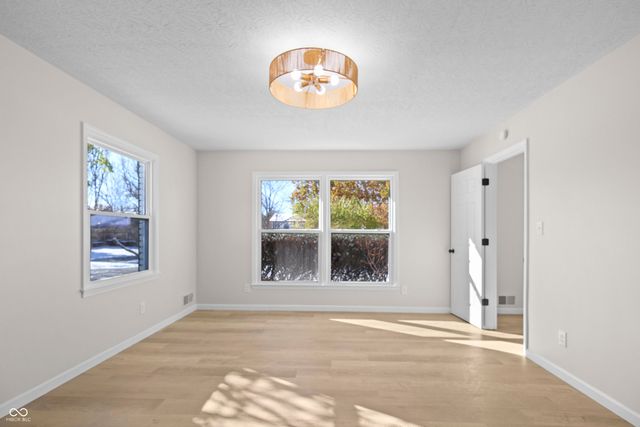 5329 Hedgerow Drive, Indianapolis, IN 46226