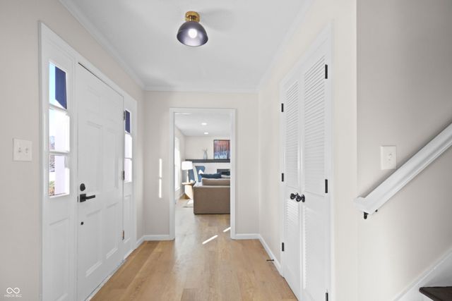 5329 Hedgerow Drive, Indianapolis, IN 46226