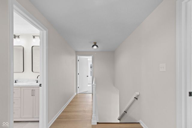 5329 Hedgerow Drive, Indianapolis, IN 46226