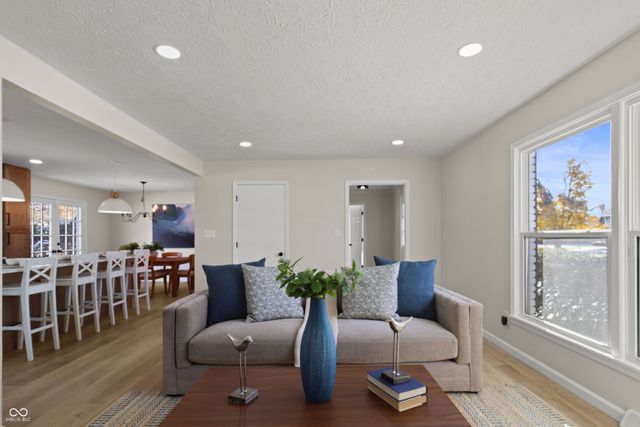 5329 Hedgerow Drive, Indianapolis, IN 46226