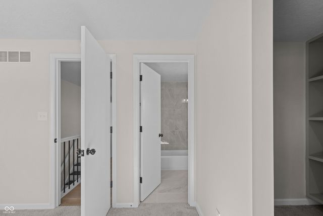 5329 Hedgerow Drive, Indianapolis, IN 46226