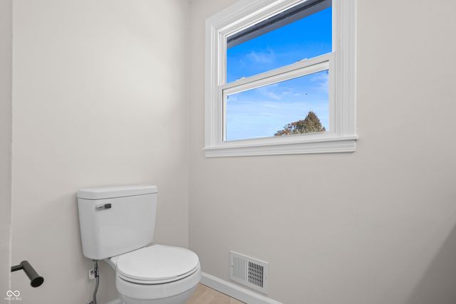 5329 Hedgerow Drive, Indianapolis, IN 46226