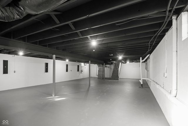 5329 Hedgerow Drive, Indianapolis, IN 46226