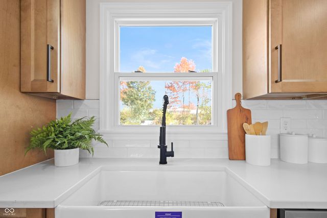 5329 Hedgerow Drive, Indianapolis, IN 46226