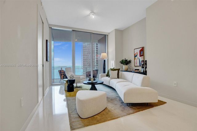 300 Biscayne Boulevard Way 2305W, Miami, FL 33131